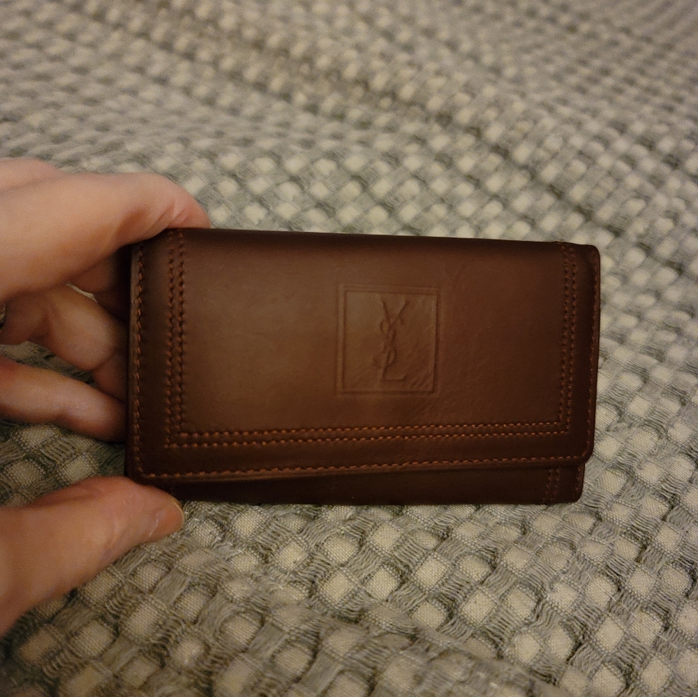 SAINT LAURENT key case YSL logo Bordeaux leather/ Pristine